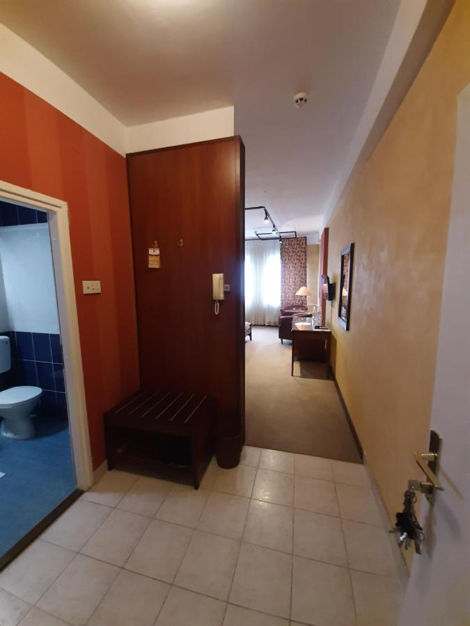 Gm Apart Hotel Ni Exterior foto